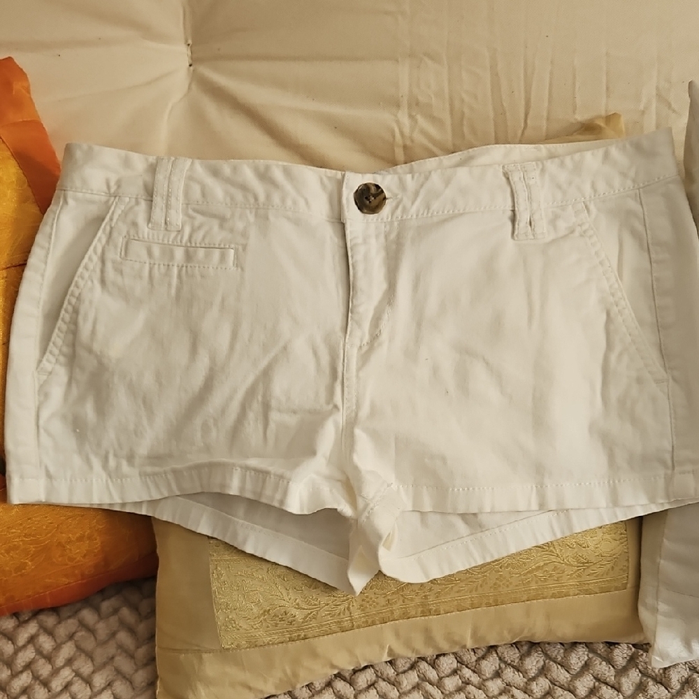 Express Women's Cream Shorts